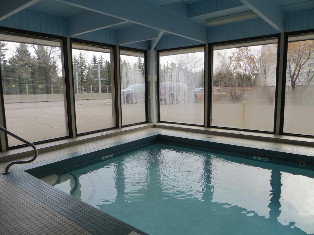 Hotel Ramada Limited YYC Exteriér fotografie