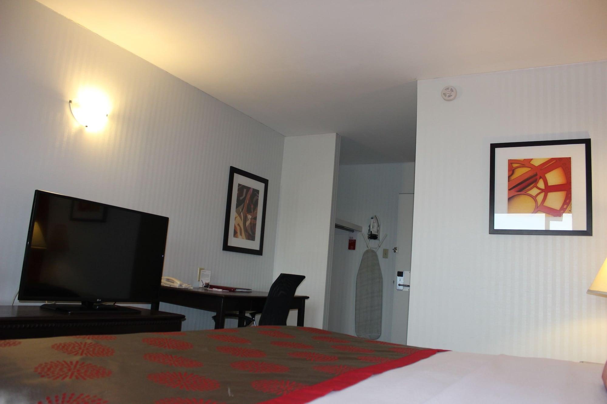 Hotel Ramada Limited YYC Exteriér fotografie